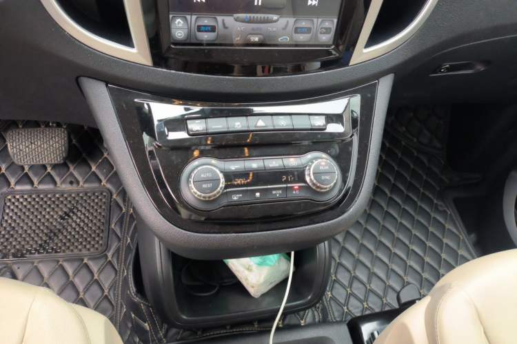 Used Mercedes-Benz Vito 2018 2.0T Business Version China VI Emission Standard Gear Lever