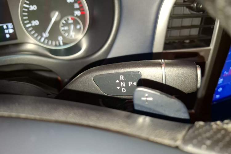 Used Mercedes-Benz Vito  Gear Lever