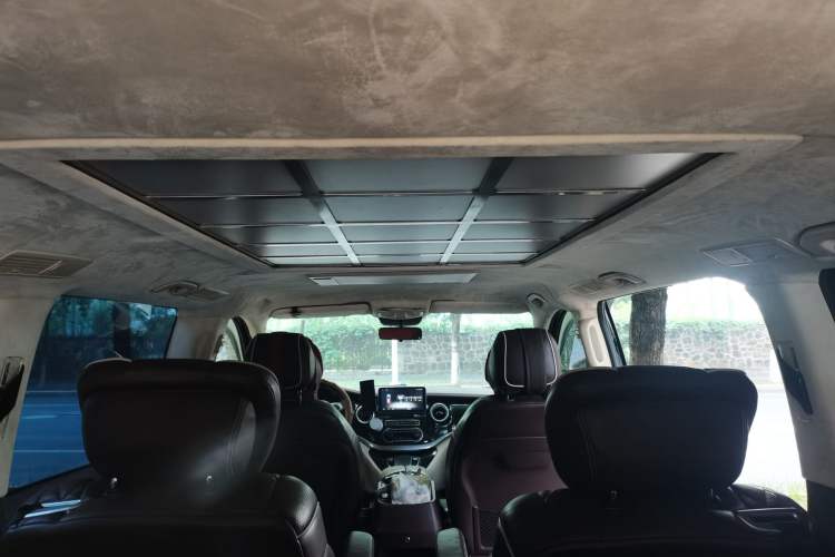 Used Mercedes-Benz Vito 2018 2.0T Elite Version 7 Seats China VI Emission Standard Headliner