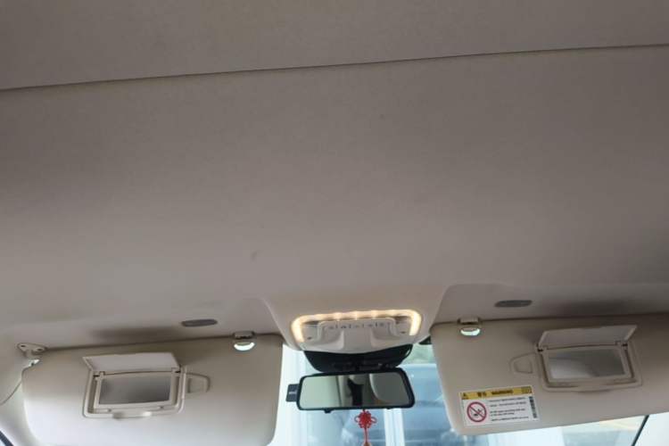 Used Mercedes-Benz Vito 2018 2.0T Elite Version 7 Seats China VI Emission Standard Headliner