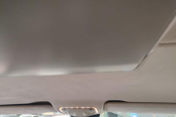 Used Mercedes-Benz Vito 2018 2.0T Elite Version 7 Seats China VI Emission Standard Headliner