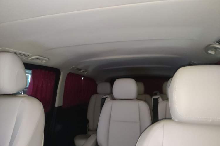 Used Mercedes-Benz Vito 2018 2.0T Elite Version 7 Seats China VI Emission Standard Headliner