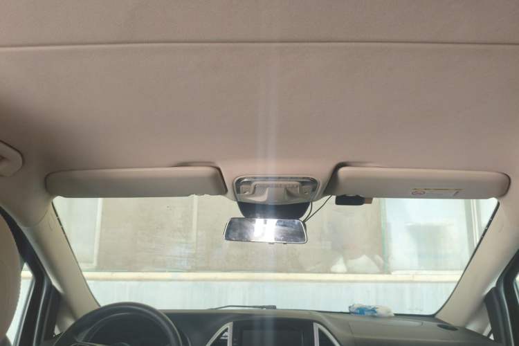 Used Mercedes-Benz Vito 2018 2.0T Elite Version 9 Seats China VI Emission Standard Headliner