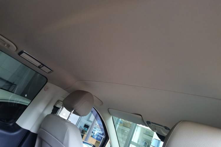 Used Mercedes-Benz Vito 2018 2.0T Elite Version 7 Seats China VI Emission Standard Headliner