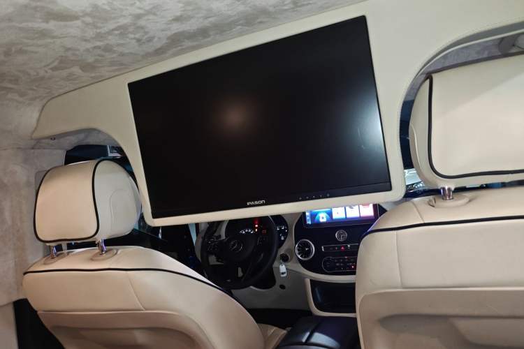 Used Mercedes-Benz Vito 2018 2.0T Elite Version 7 Seats China VI Emission Standard Headliner