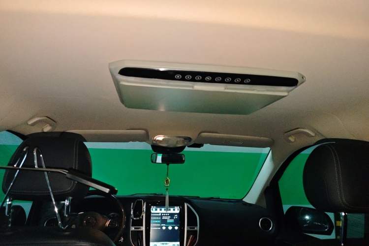 Used Mercedes-Benz Vito 2018 2.0T Business Version China VI Emission Standard Headliner