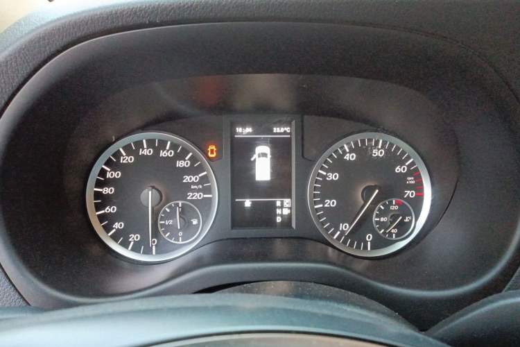 Used Mercedes-Benz Vito 2018 2.0T Business Version China V Emission Standard Instrument Cluster