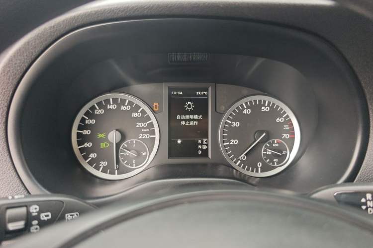 Used Mercedes-Benz Vito 2018 2.0T Elite Version 9 Seats China VI Emission Standard Instrument Cluster