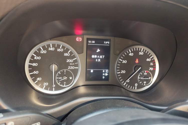 Used Mercedes-Benz Vito 2018 2.0T Elite Version 7 Seats China VI Emission Standard Instrument Cluster