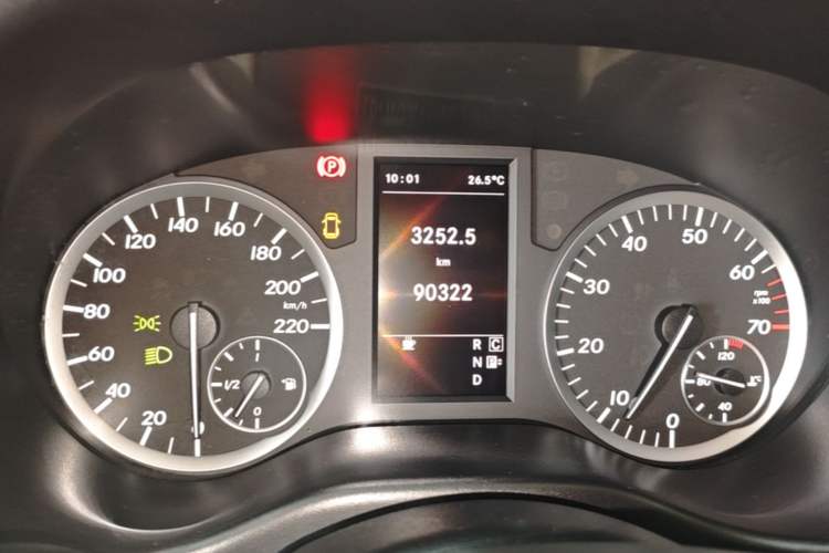 Used Mercedes-Benz Vito 2018 2.0T Elite Version 7 Seats China VI Emission Standard Instrument Cluster