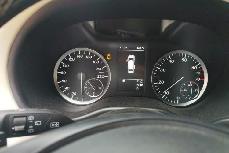 Used Mercedes-Benz Vito 2018 2.0T Business Version China V Emission Standard Instrument Cluster
