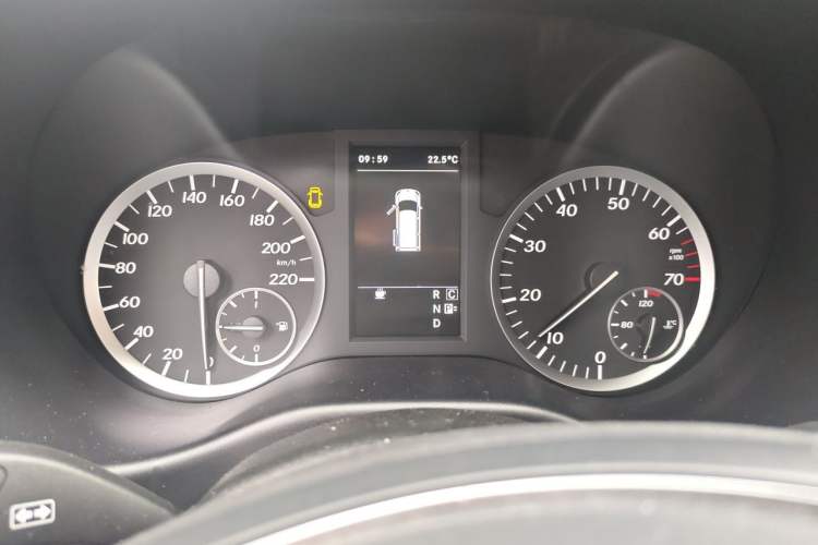 Used Mercedes-Benz Vito 2018 2.0T Business Version China V Emission Standard Instrument Cluster