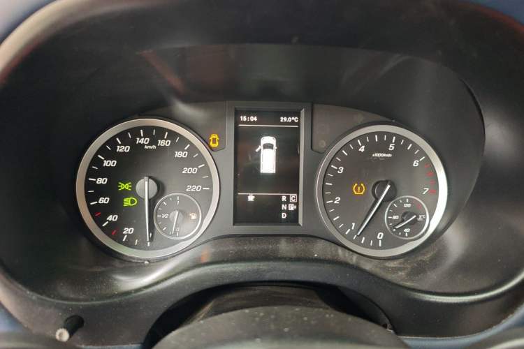 Used Mercedes-Benz Vito 2018 2.0T Elite Version 7 Seats China VI Emission Standard Instrument Cluster