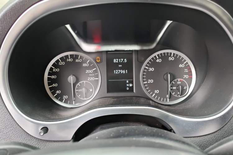 Used Mercedes-Benz Vito 2018 2.0T Elite Version 7 Seats China V Emission Standard Instrument Cluster