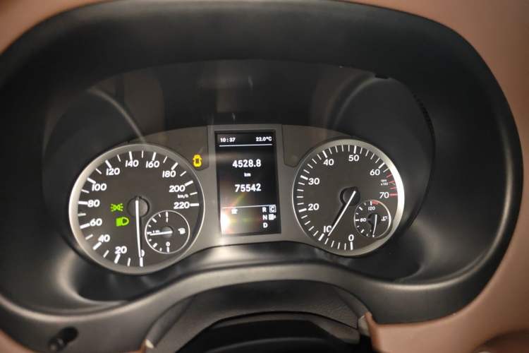 Used Mercedes-Benz Vito 2018 2.0T Elite Version 7 Seats China V Emission Standard Instrument Cluster