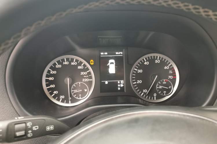 Used Mercedes-Benz Vito 2018 2.0T Business Version China VI Emission Standard Instrument Cluster