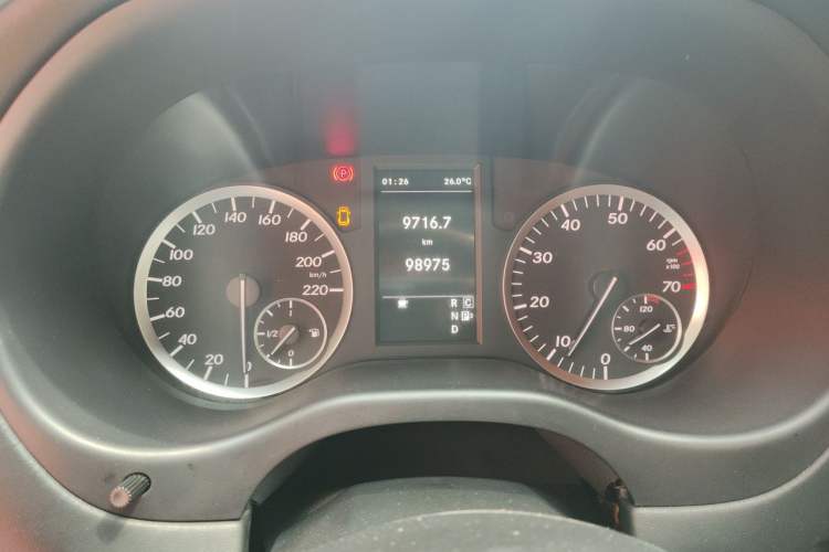 Used Mercedes-Benz Vito 2018 2.0T Elite Version 7 Seats China VI Emission Standard Instrument Cluster