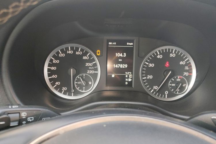 Used Mercedes-Benz Vito 2018 2.0T Business Version China VI Emission Standard Instrument Cluster