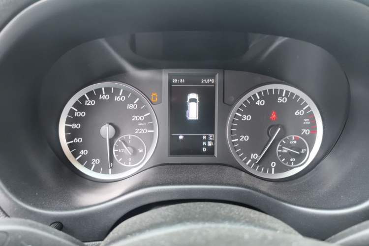 Used Mercedes-Benz Vito 2018 2.0T Elite Version 7 Seats China V Emission Standard Instrument Cluster
