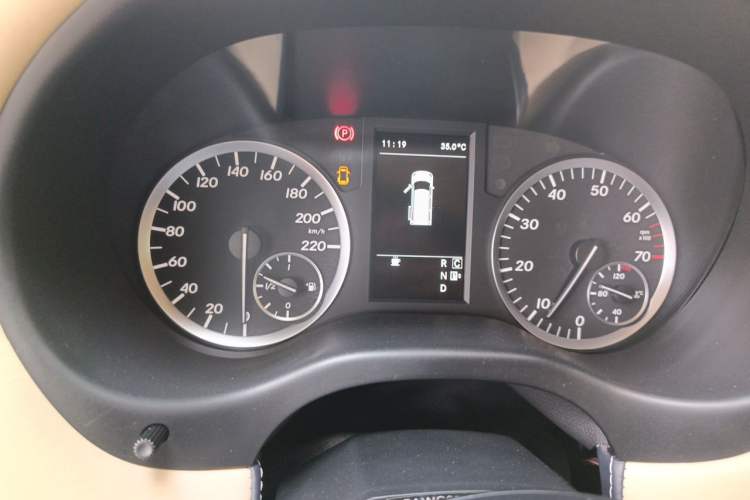 Used Mercedes-Benz Vito 2018 2.0T Business Version China V Emission Standard Instrument Cluster