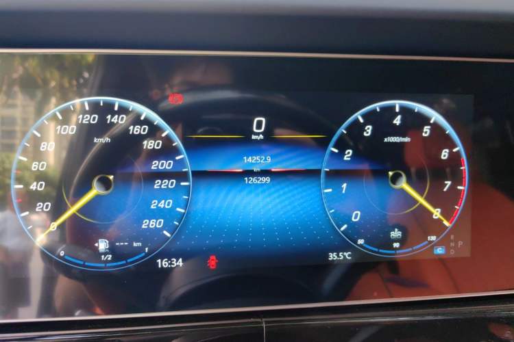 Used Mercedes-Benz Vito 2018 2.0T Business Version China VI Emission Standard Instrument Cluster