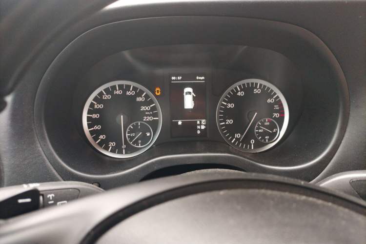 Used Mercedes-Benz Vito 2018 2.0T Elite Version 7 Seats China VI Emission Standard Instrument Cluster