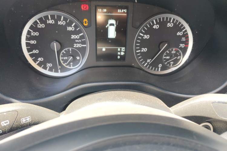 Used Mercedes-Benz Vito 2018 2.0T Elite Version 7 Seats China VI Emission Standard Instrument Cluster