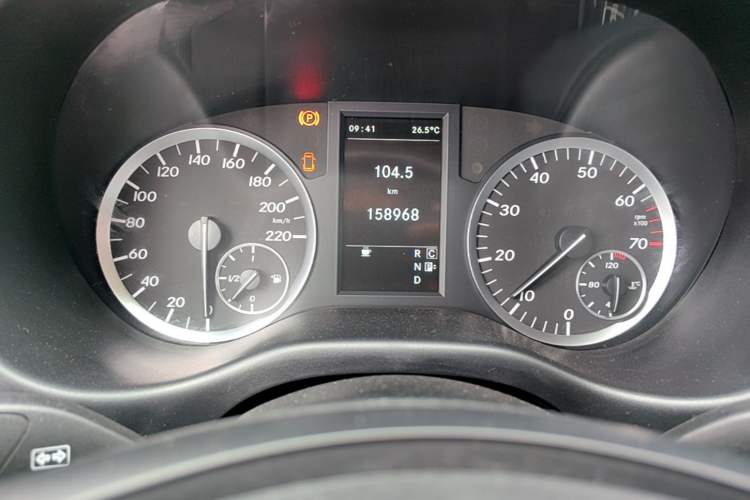 Used Mercedes-Benz Vito 2018 2.0T Elite Version 7 Seats China V Emission Standard Instrument Cluster