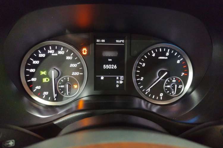 Used Mercedes-Benz Vito 2018 2.0T Business Version China VI Emission Standard Instrument Cluster