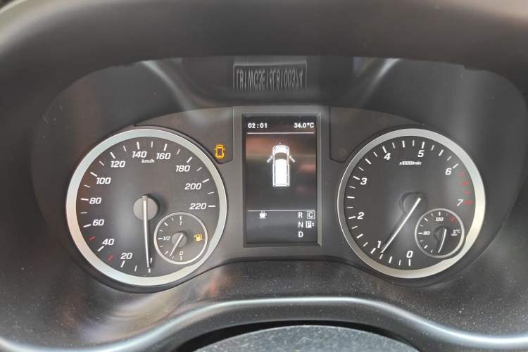 Used Mercedes-Benz Vito 2018 2.0T Elite Version 7 Seats China VI Emission Standard Instrument Cluster