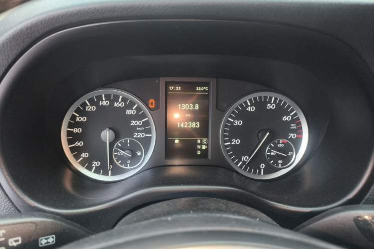 Used Mercedes-Benz Vito 2018 2.0T Business Version China V Emission Standard Instrument Cluster