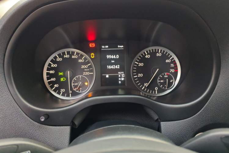 Used Mercedes-Benz Vito 2018 2.0T Business Version China V Emission Standard Instrument Cluster