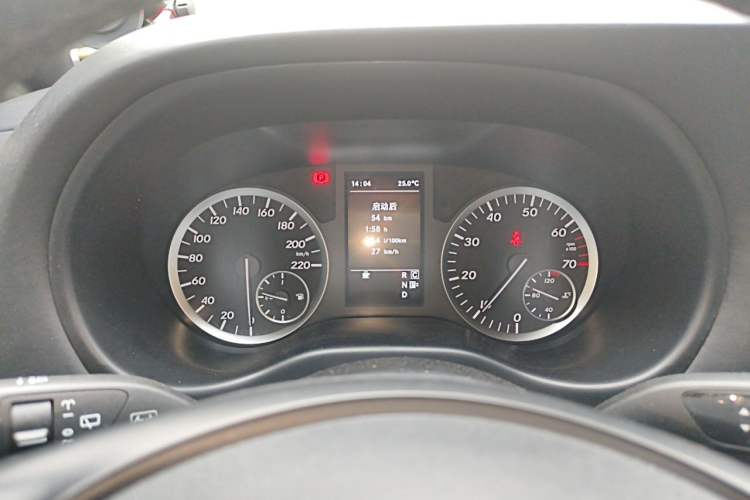 Used Mercedes-Benz Vito 2018 2.0T Elite Version 7 Seats China VI Emission Standard Instrument Cluster