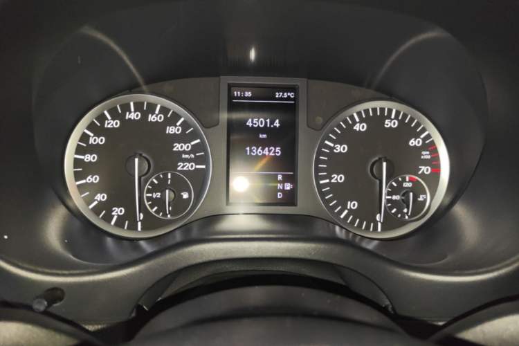 Used Mercedes-Benz Vito 2018 2.0T Business Version China V Emission Standard Instrument Cluster