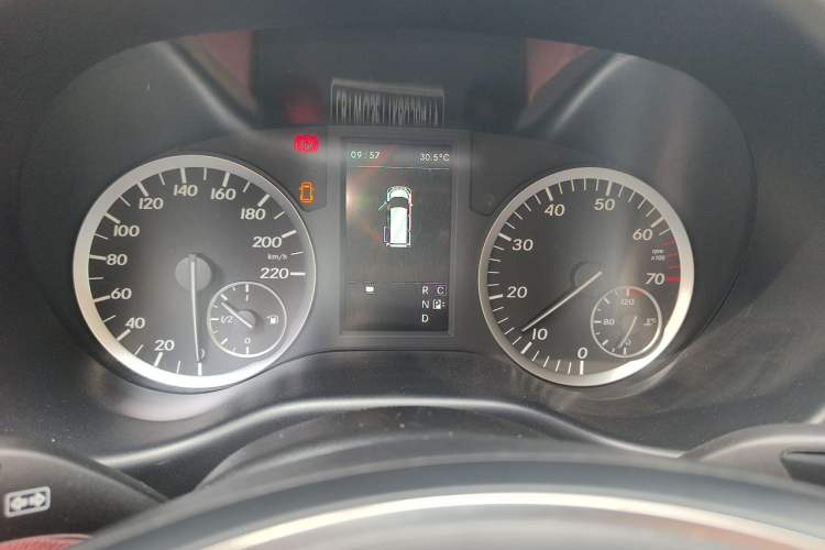 Used Mercedes-Benz Vito 2018 2.0T Business Version China V Emission Standard Instrument Cluster