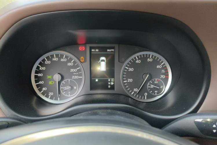 Used Mercedes-Benz Vito 2018 2.0T Business Version China VI Emission Standard Instrument Cluster