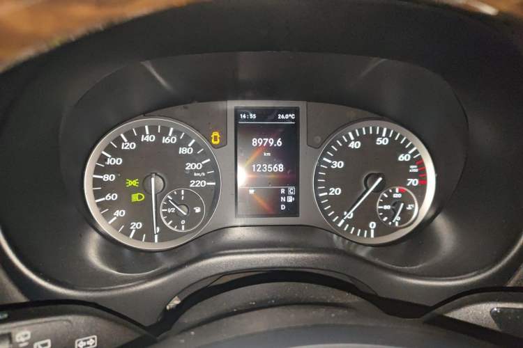 Used Mercedes-Benz Vito 2018 2.0T Business Version China VI Emission Standard Instrument Cluster