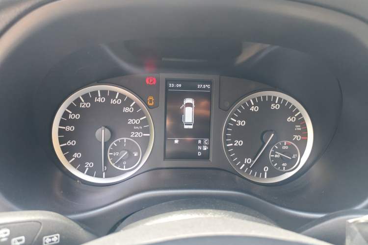 Used Mercedes-Benz Vito 2018 2.0T Business Version China VI Emission Standard Instrument Cluster