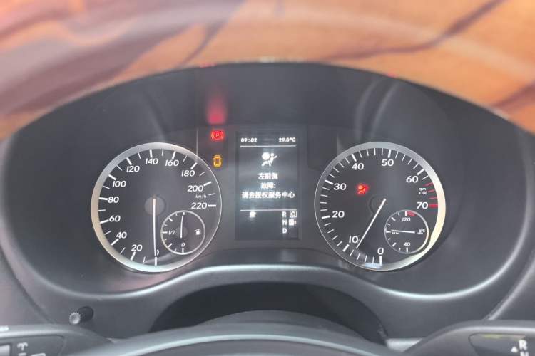 Used Mercedes-Benz Vito 2018 2.0T Elite Version 7 Seats China V Emission Standard Instrument Cluster
