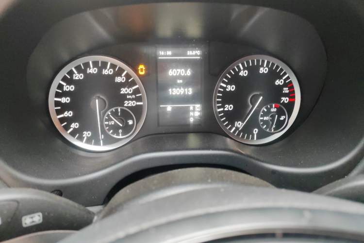 Used Mercedes-Benz Vito 2018 2.0T Business Version China V Emission Standard Instrument Cluster
