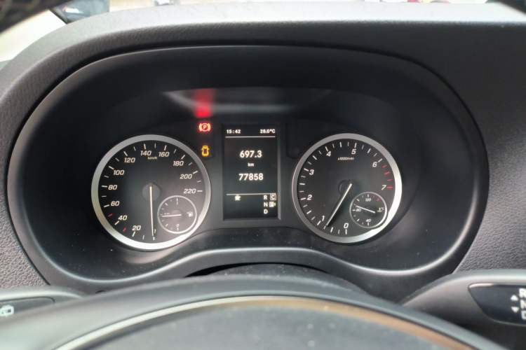 Used Mercedes-Benz Vito 2018 2.0T Business Version China VI Emission Standard Instrument Cluster