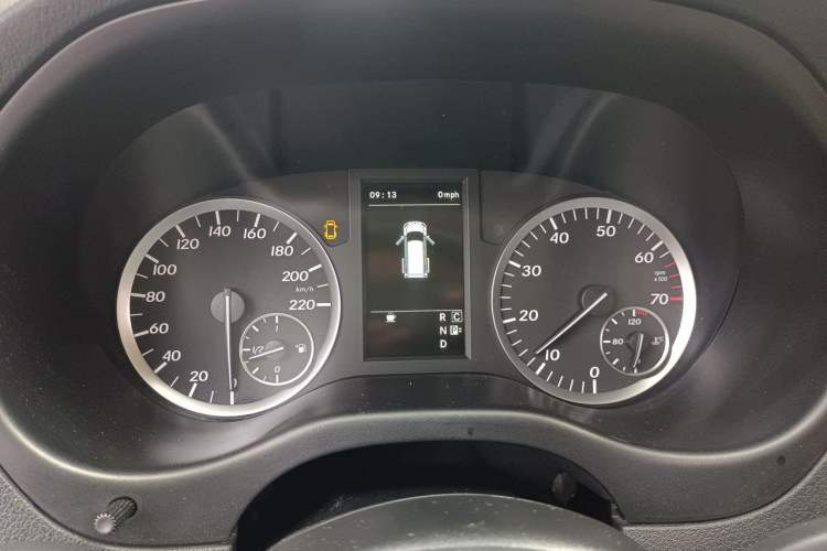 Used Mercedes-Benz Vito 2018 2.0T Business Version China V Emission Standard Instrument Cluster