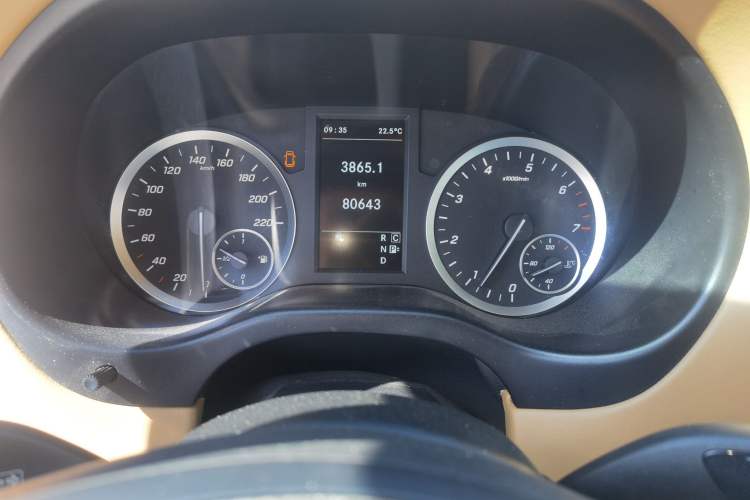Used Mercedes-Benz Vito 2018 2.0T Business Version China VI Emission Standard Instrument Cluster