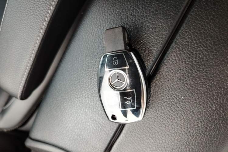 Used Mercedes-Benz Vito 2018 2.0T Business Version China VI Emission Standard Interior 1