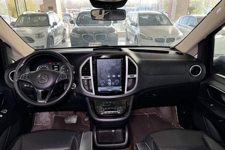 Used Mercedes-Benz Vito 2018 2.0T Business Version China V Emission Standard Interior 1