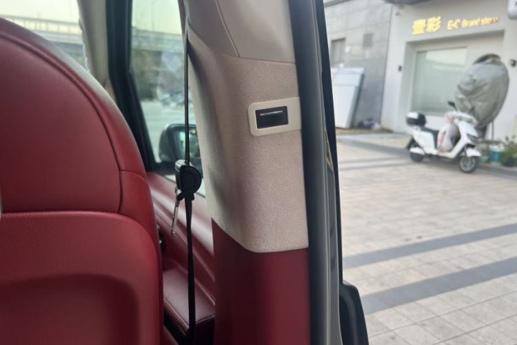 Used Mercedes-Benz Vito 2018 2.0T Elite Version 7 Seats China VI Emission Standard Interior 11