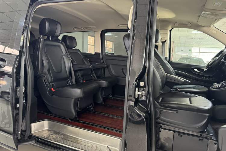 Used Mercedes-Benz Vito 2018 2.0T Business Version China V Emission Standard Interior 12
