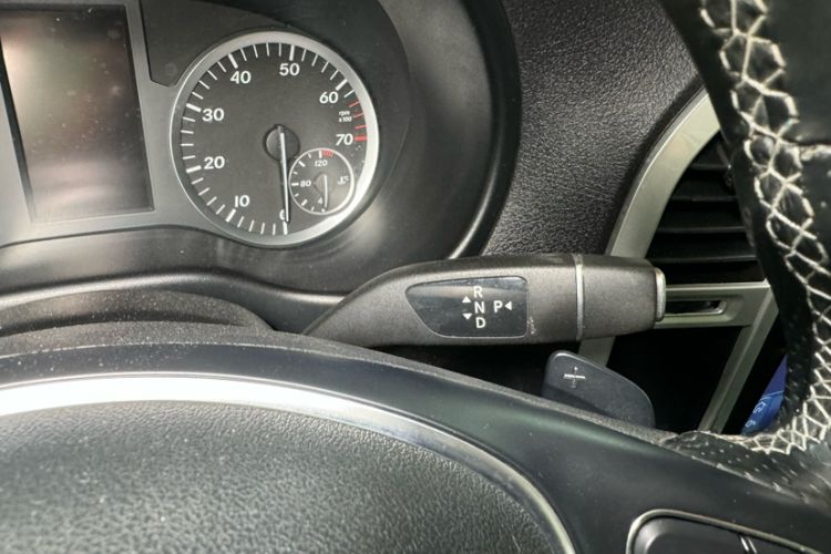 Used Mercedes-Benz Vito 2018 2.0T Business Version China V Emission Standard Interior 15