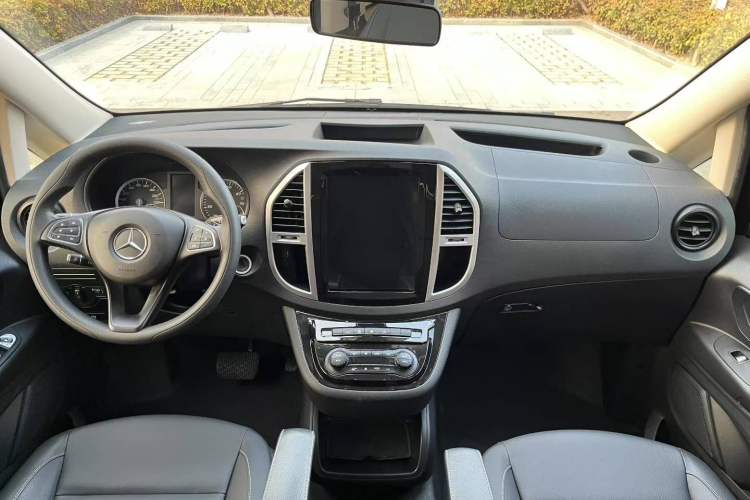 Used Mercedes-Benz Vito 2018 2.0T Elite Version 7 Seats China VI Emission Standard Interior 2