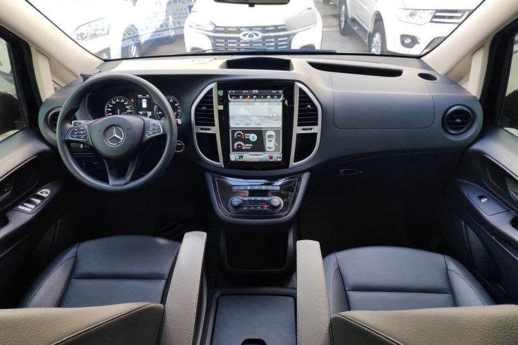 Used Mercedes-Benz Vito 2018 2.0T Elite Version 7 Seats China V Emission Standard Interior 3